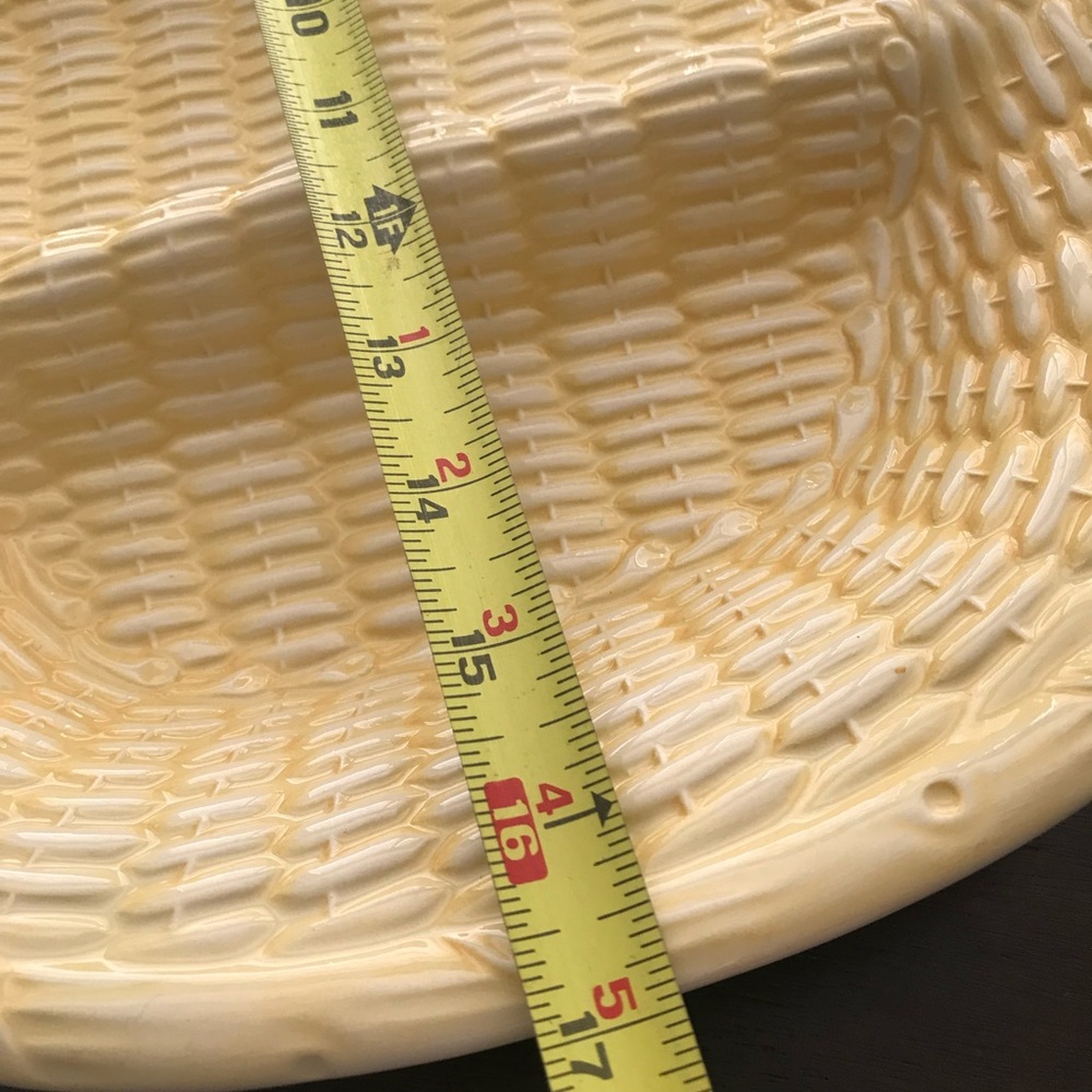 Ceramic serving dishes - Picture 13 of 16